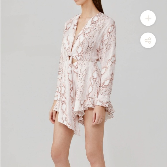 SIGNIFICANT OTHER Reflection Ruffle Mini Romper Snake Print Deep Neck Size 2 - Picture 4 of 16